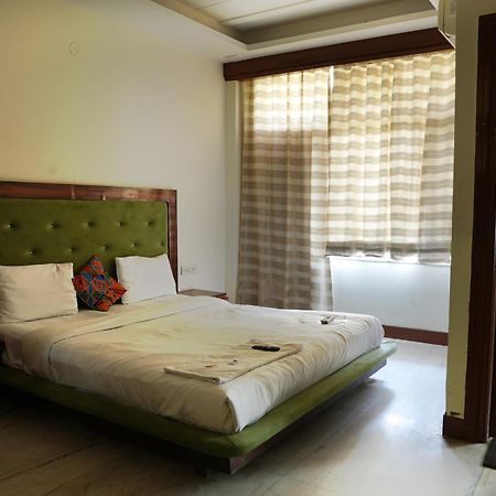 Hotel Elite Sector 45 I Gurgaon Central I Couple Friendly Экстерьер фото