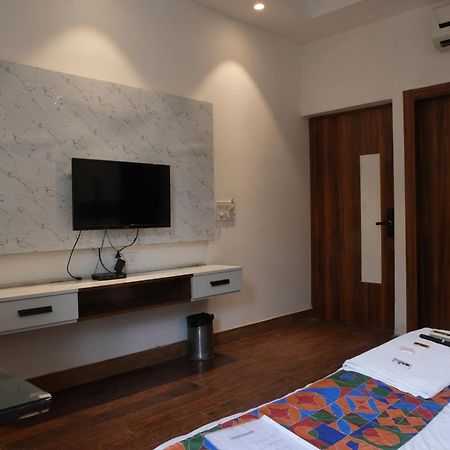 Hotel Elite Sector 45 I Gurgaon Central I Couple Friendly Экстерьер фото
