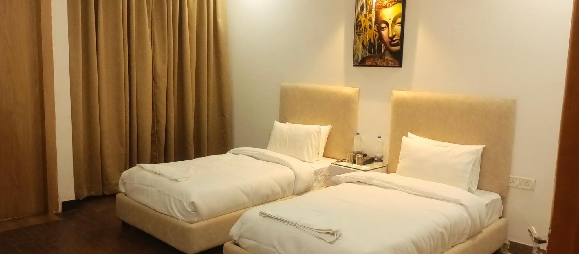 Hotel Elite Sector 45 I Gurgaon Central I Couple Friendly Экстерьер фото