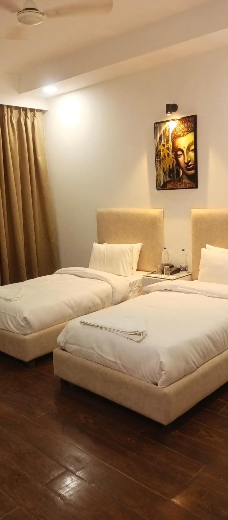 Hotel Elite Sector 45 I Gurgaon Central I Couple Friendly Экстерьер фото
