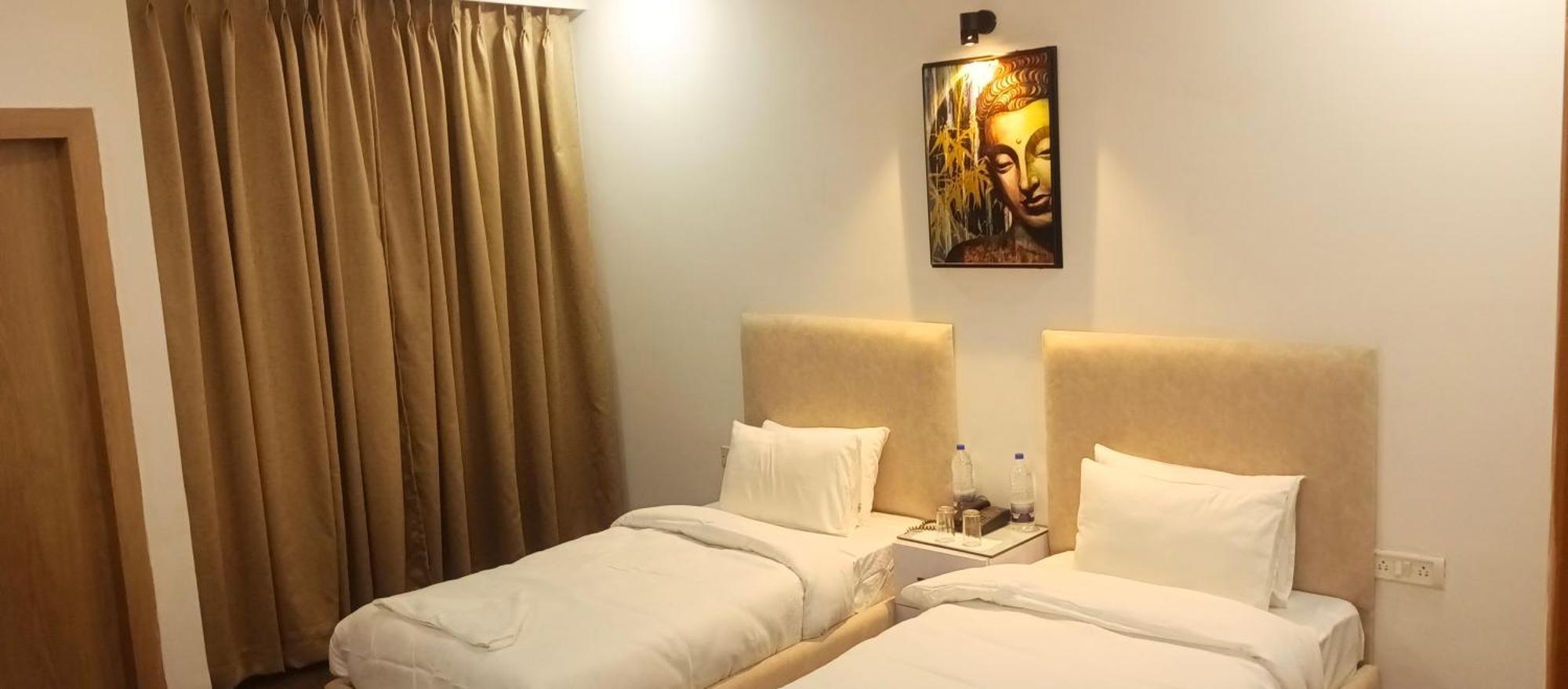 Hotel Elite Sector 45 I Gurgaon Central I Couple Friendly Экстерьер фото