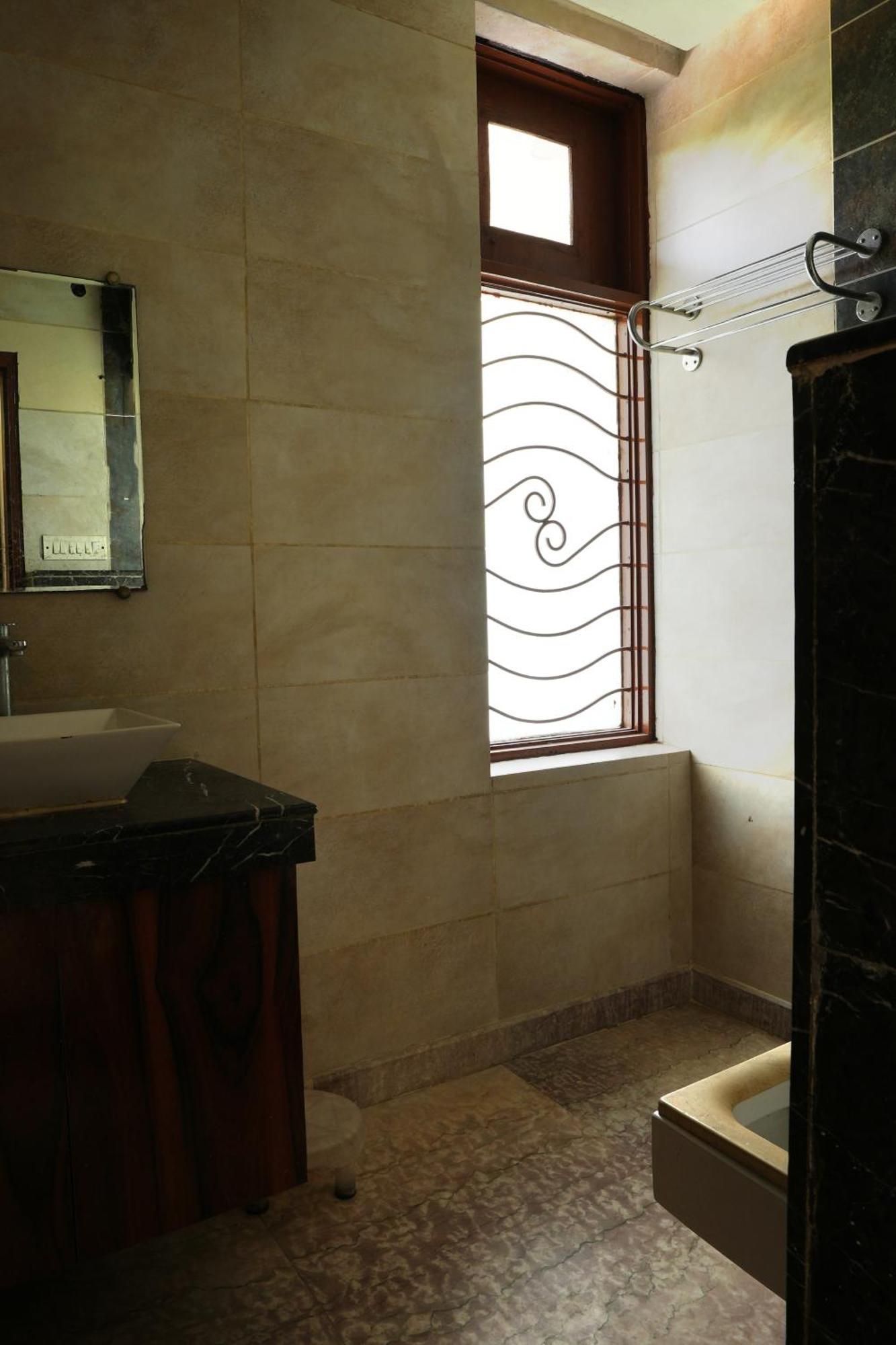 Hotel Elite Sector 45 I Gurgaon Central I Couple Friendly Экстерьер фото