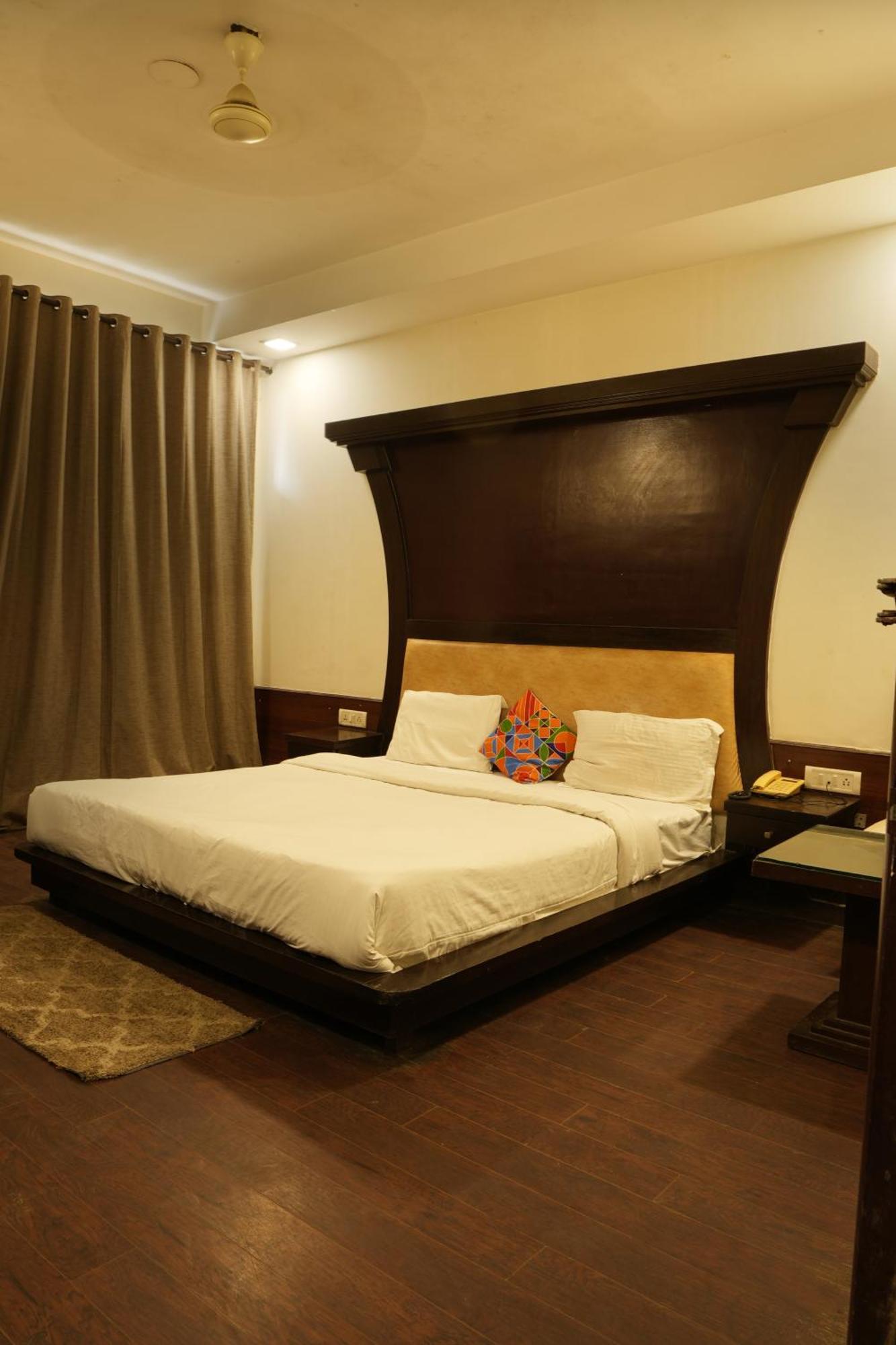 Hotel Elite Sector 45 I Gurgaon Central I Couple Friendly Экстерьер фото