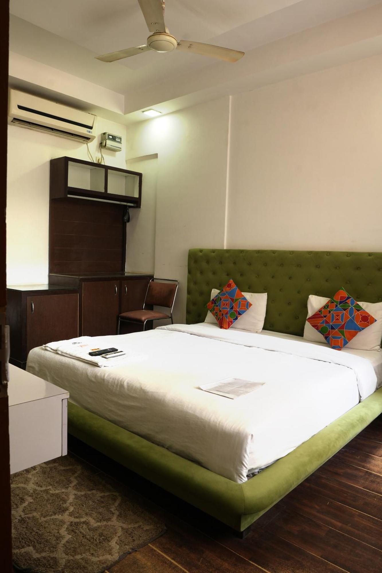 Hotel Elite Sector 45 I Gurgaon Central I Couple Friendly Экстерьер фото