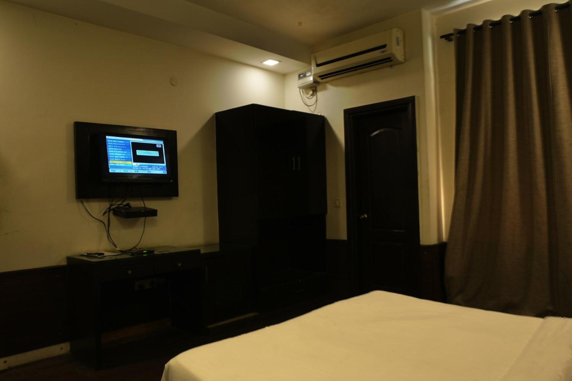 Hotel Elite Sector 45 I Gurgaon Central I Couple Friendly Экстерьер фото