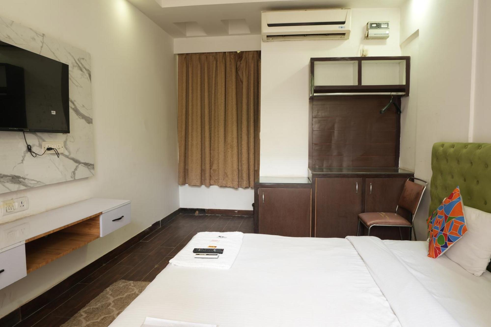Hotel Elite Sector 45 I Gurgaon Central I Couple Friendly Экстерьер фото
