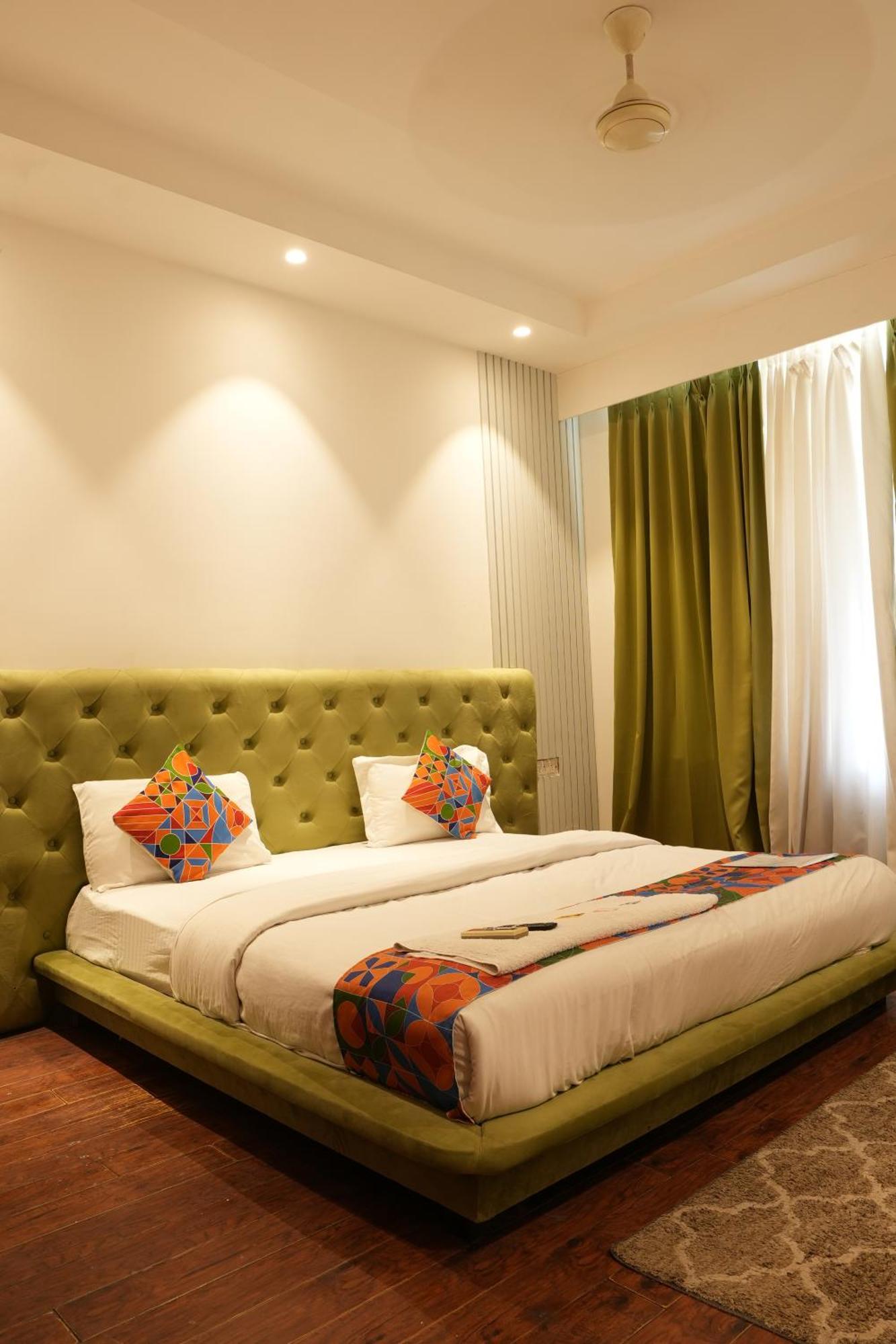 Hotel Elite Sector 45 I Gurgaon Central I Couple Friendly Экстерьер фото
