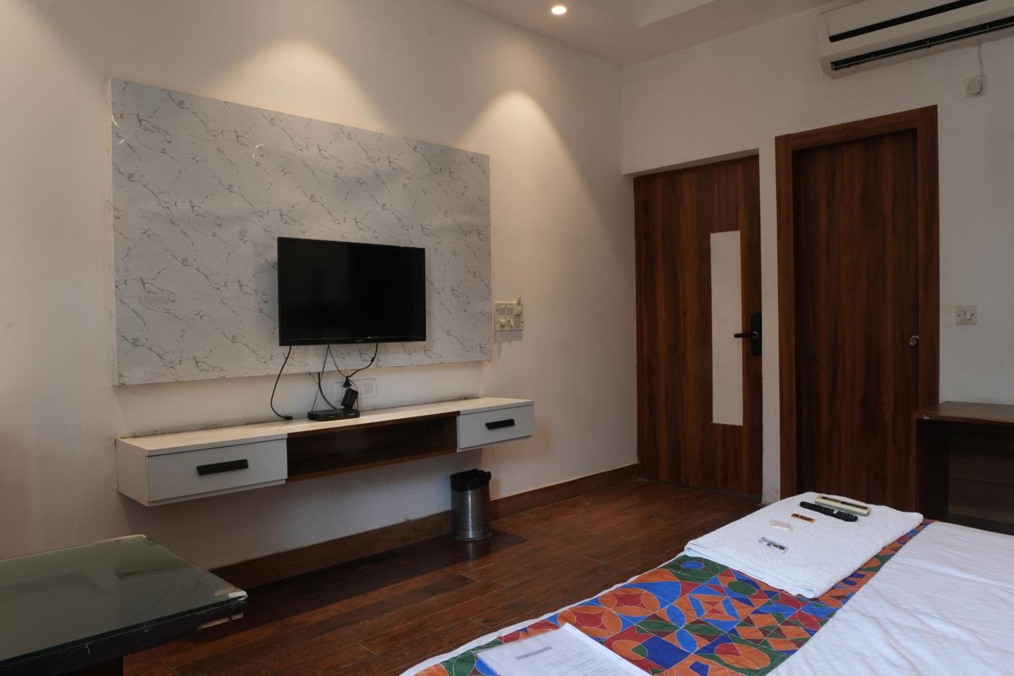 Hotel Elite Sector 45 I Gurgaon Central I Couple Friendly Экстерьер фото