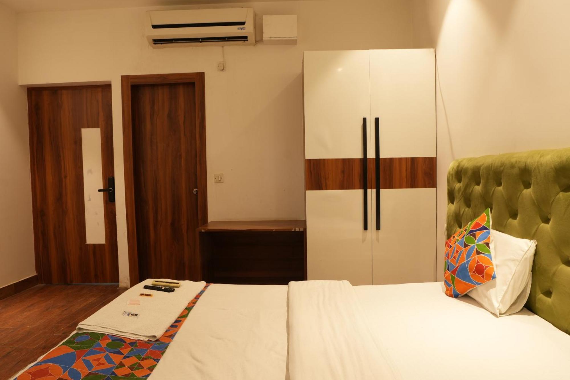 Hotel Elite Sector 45 I Gurgaon Central I Couple Friendly Экстерьер фото