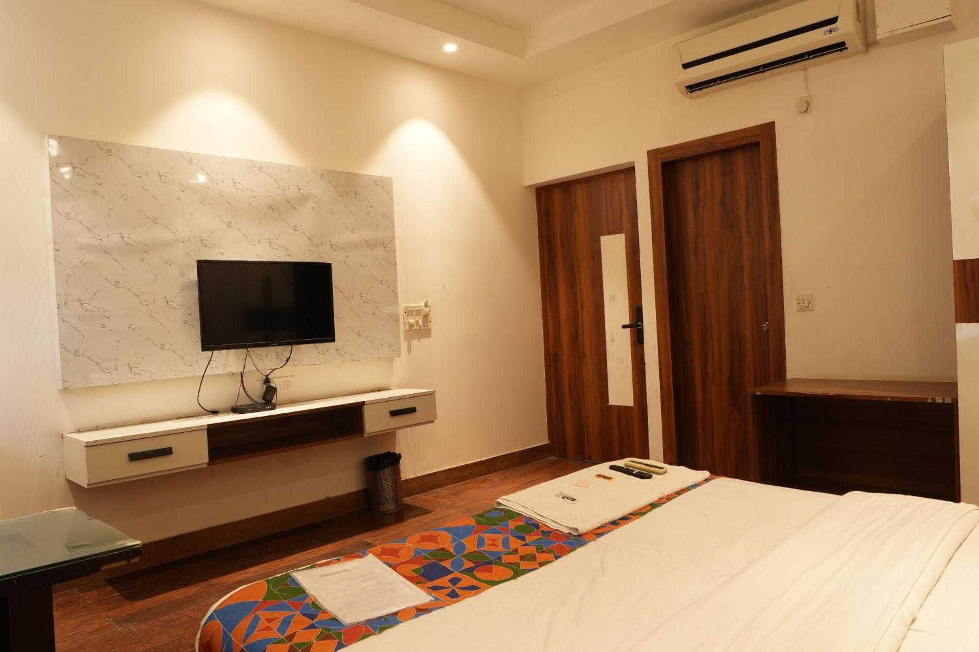 Hotel Elite Sector 45 I Gurgaon Central I Couple Friendly Экстерьер фото